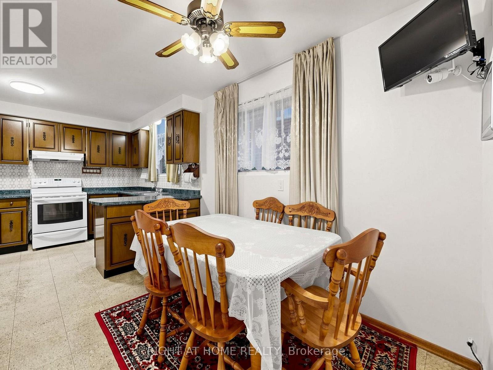 227 APACHE TRAIL - 17