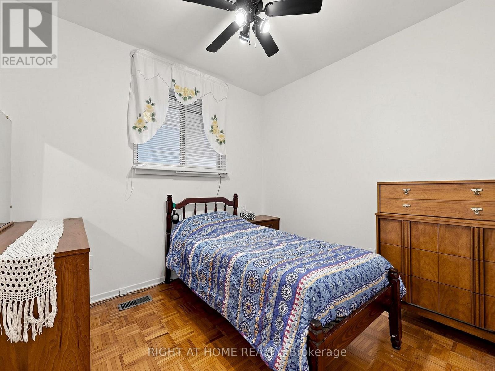 227 APACHE TRAIL - 22