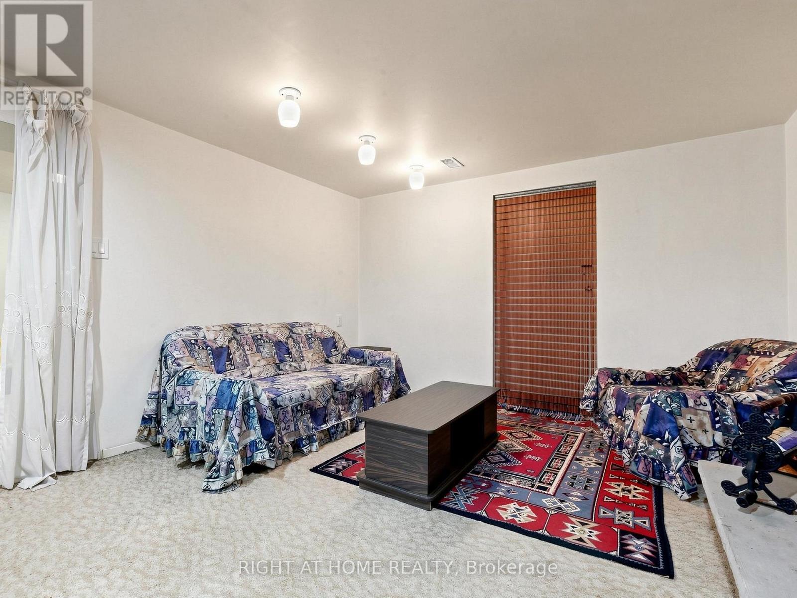 227 APACHE TRAIL - 28