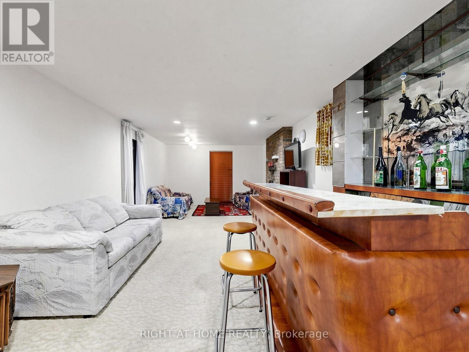 227 APACHE TRAIL - 33