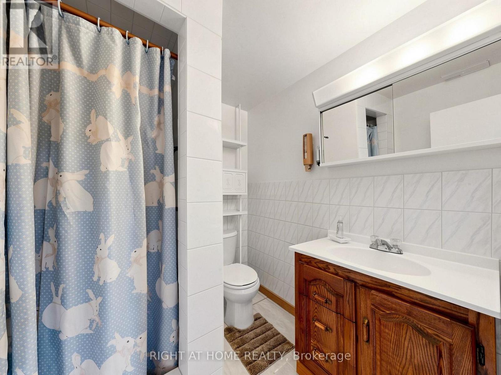 227 APACHE TRAIL - 35