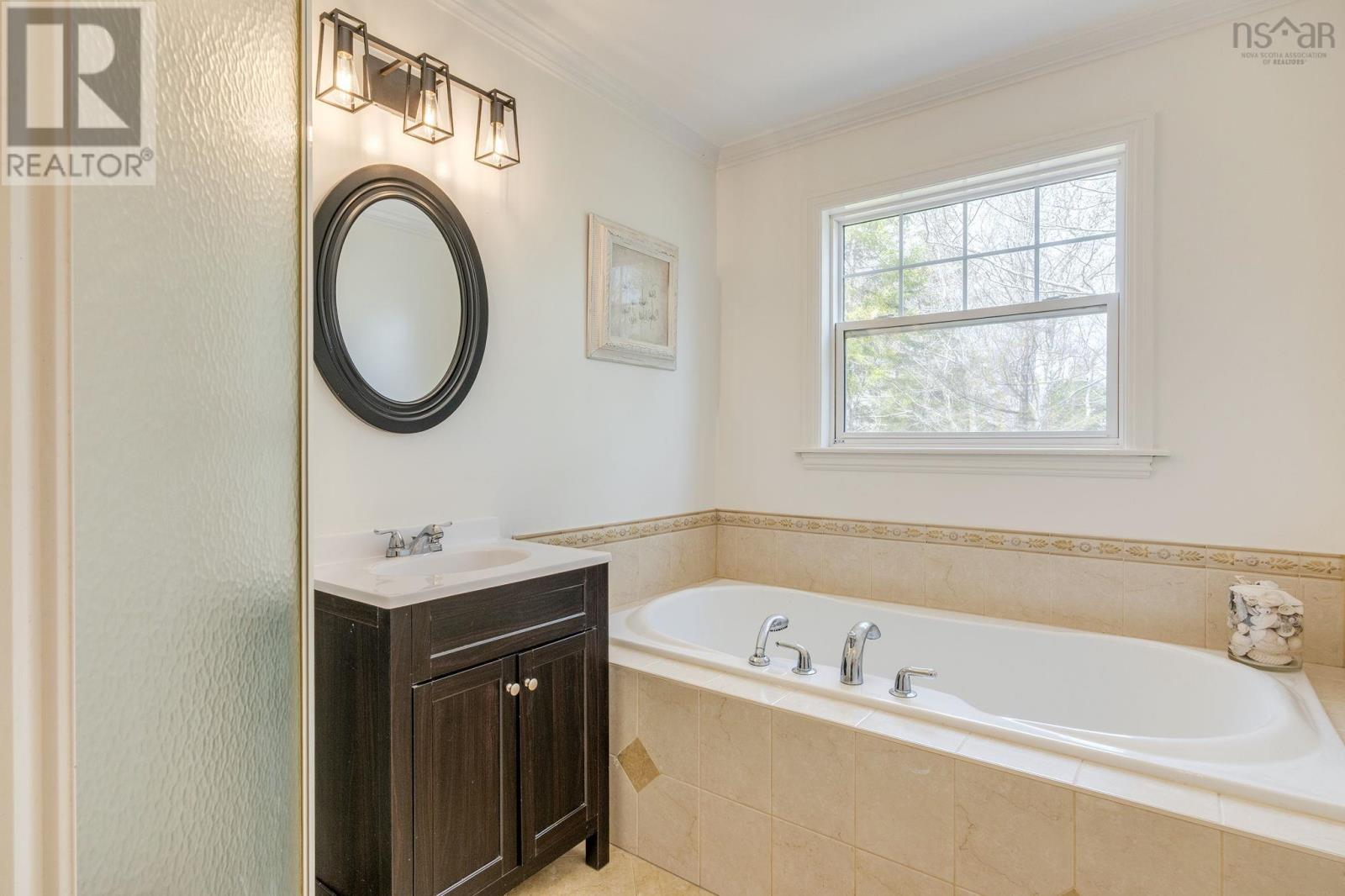 48 Gleneagles Drive - 25