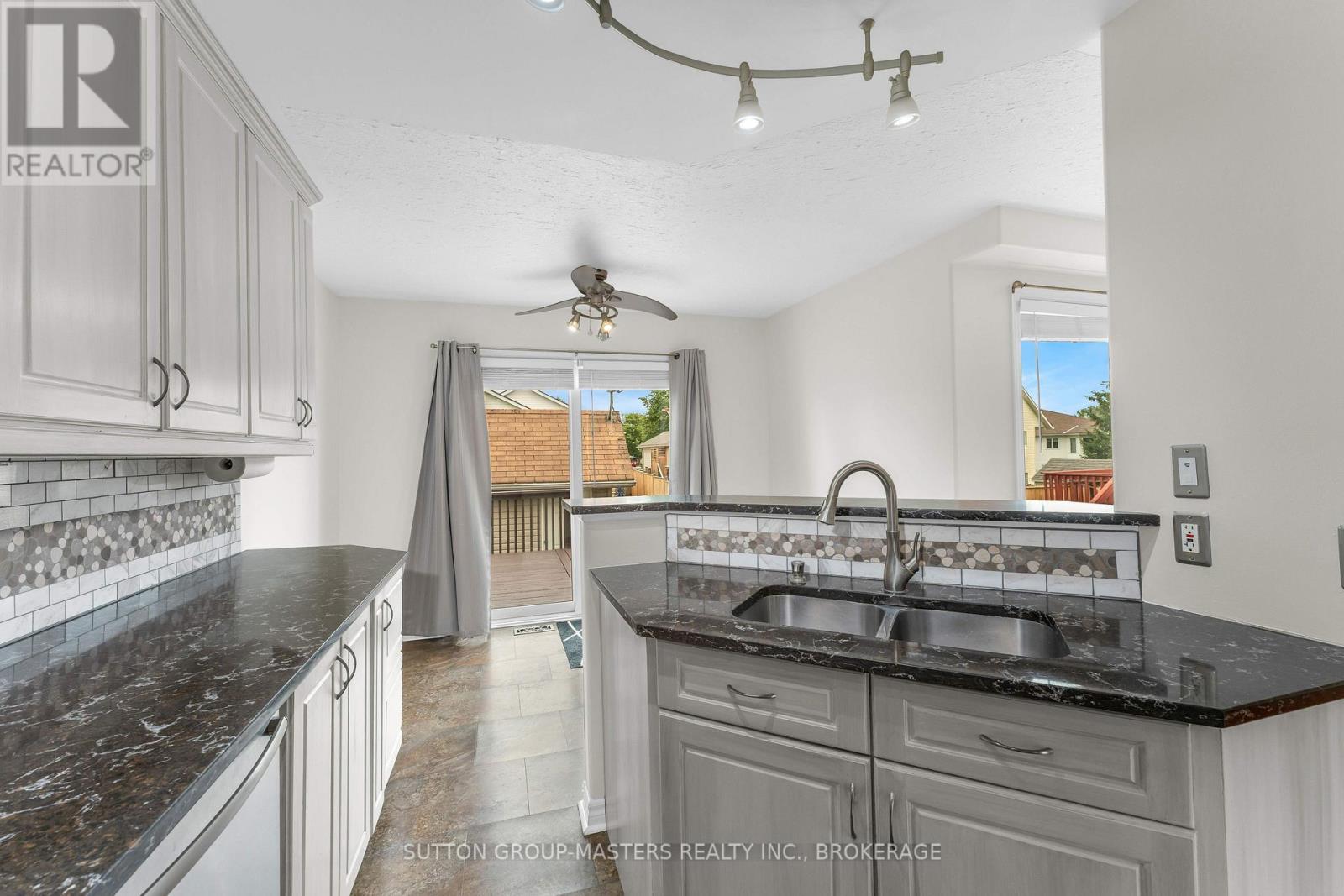 1896 BERRYWOOD CRESCENT - Image 14