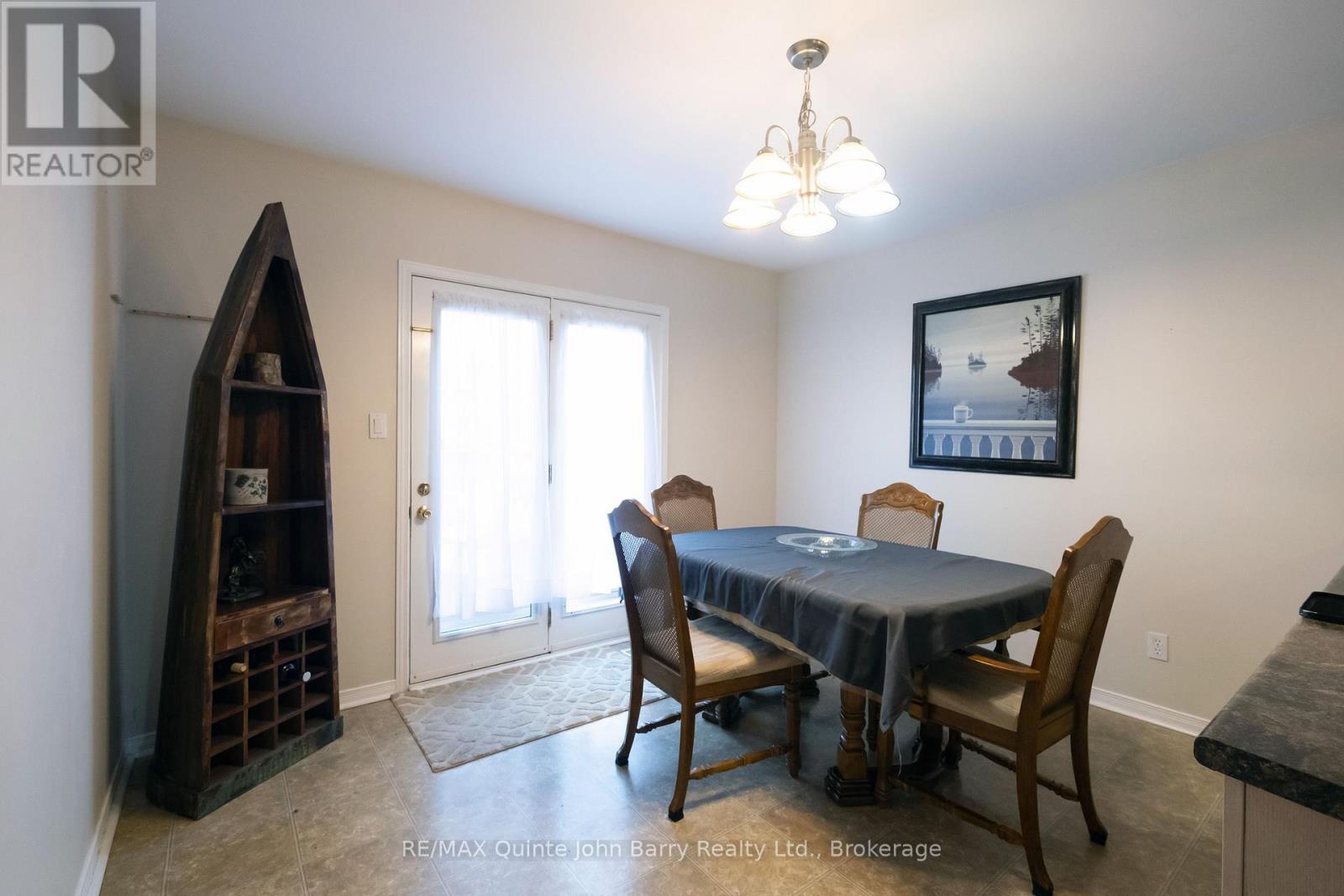 152 NICHOLAS STREET - 10