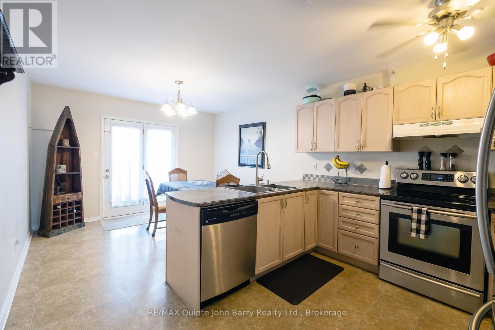 152 NICHOLAS STREET - 9