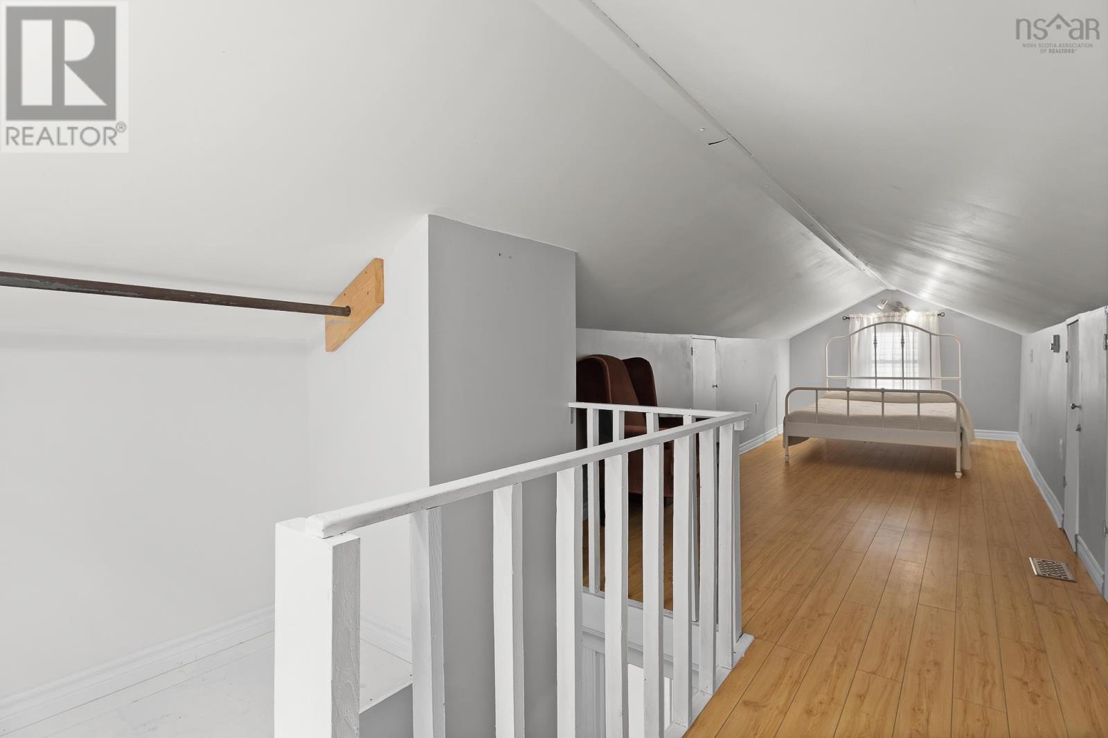 6474 Roslyn Road - 23