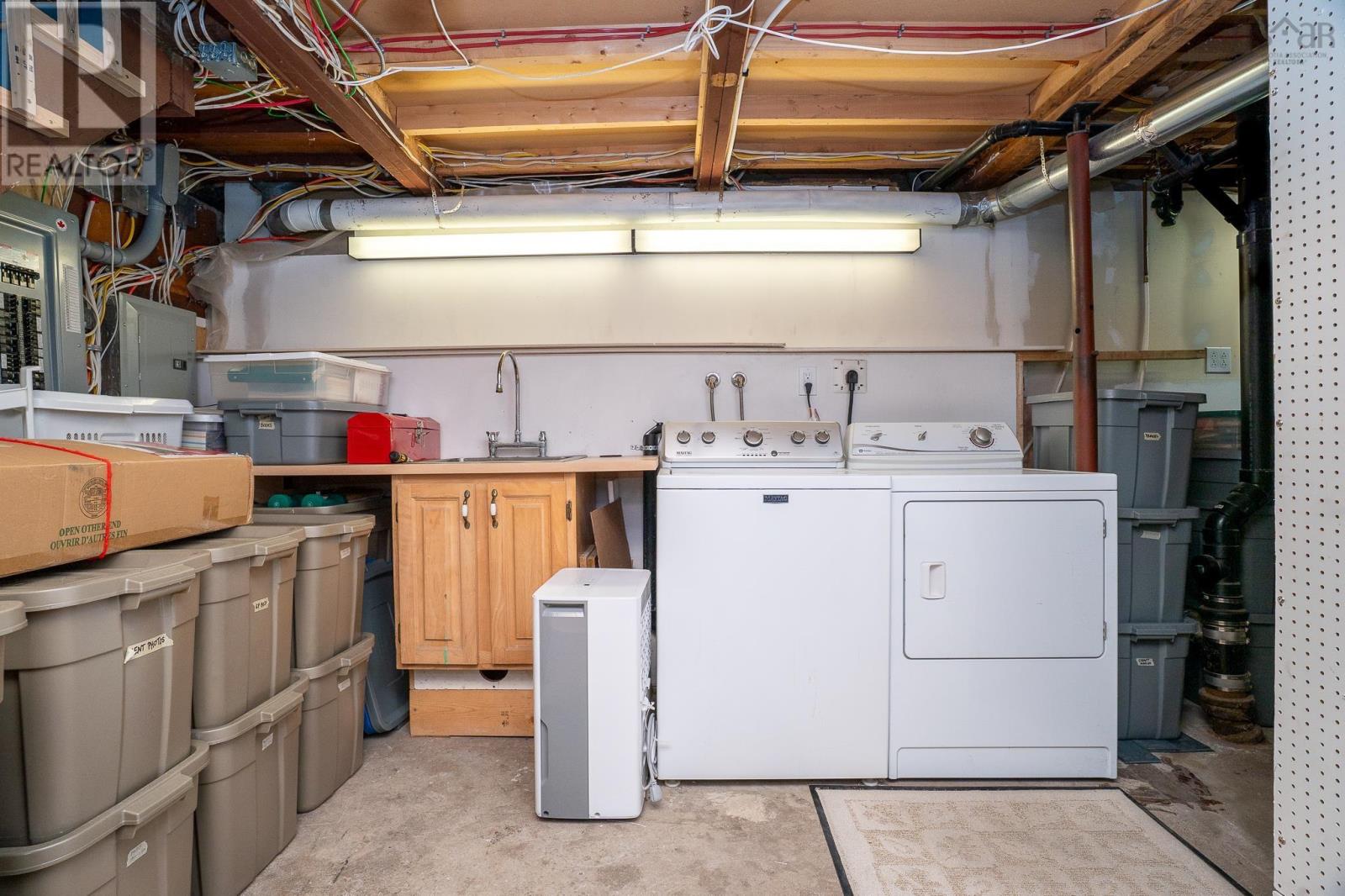 6474 Roslyn Road - 34