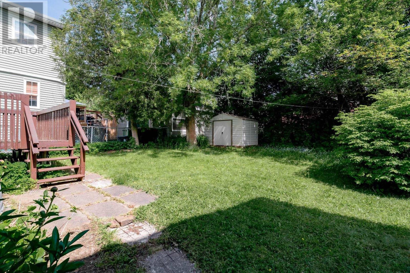 6474 Roslyn Road - 35