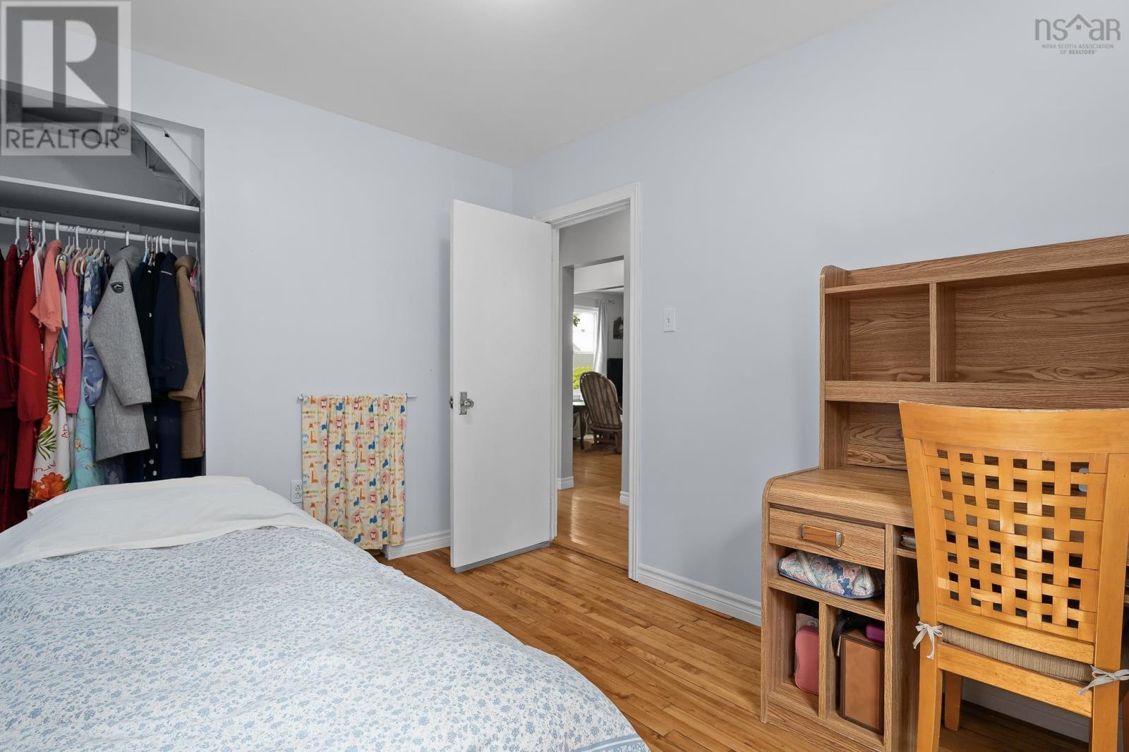 6474 Roslyn Road - 20