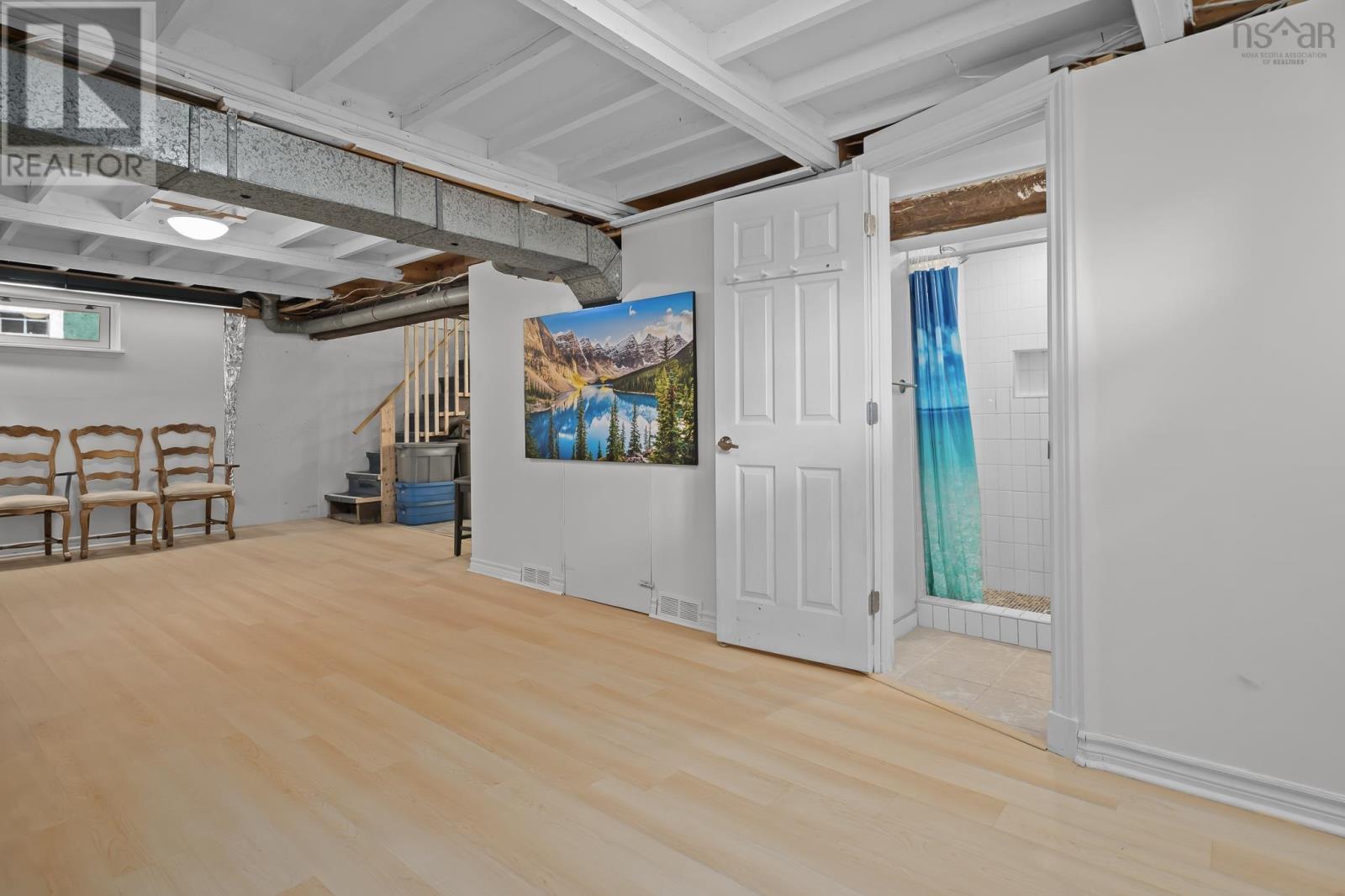 6474 Roslyn Road - 31