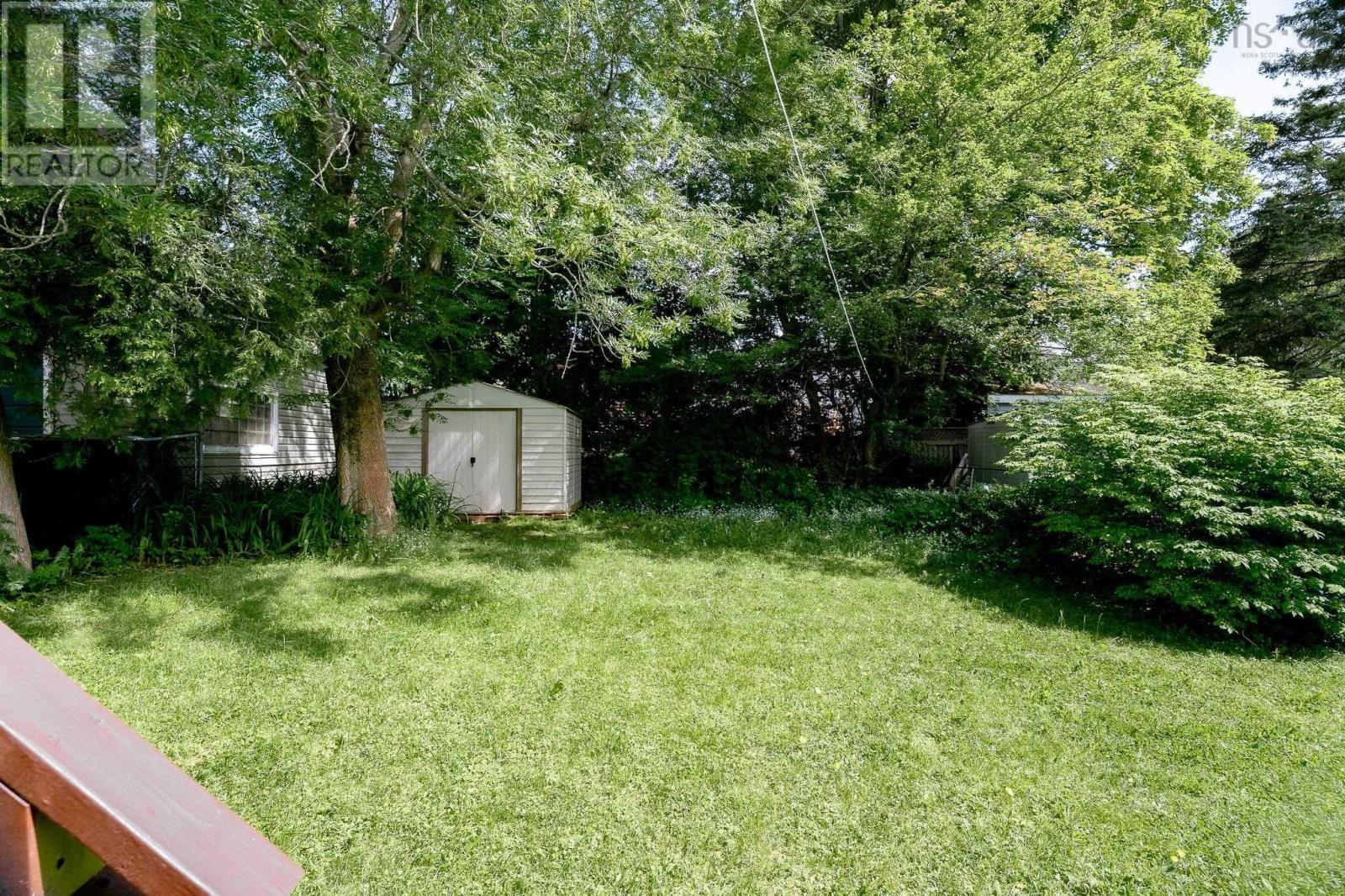 6474 Roslyn Road - 36