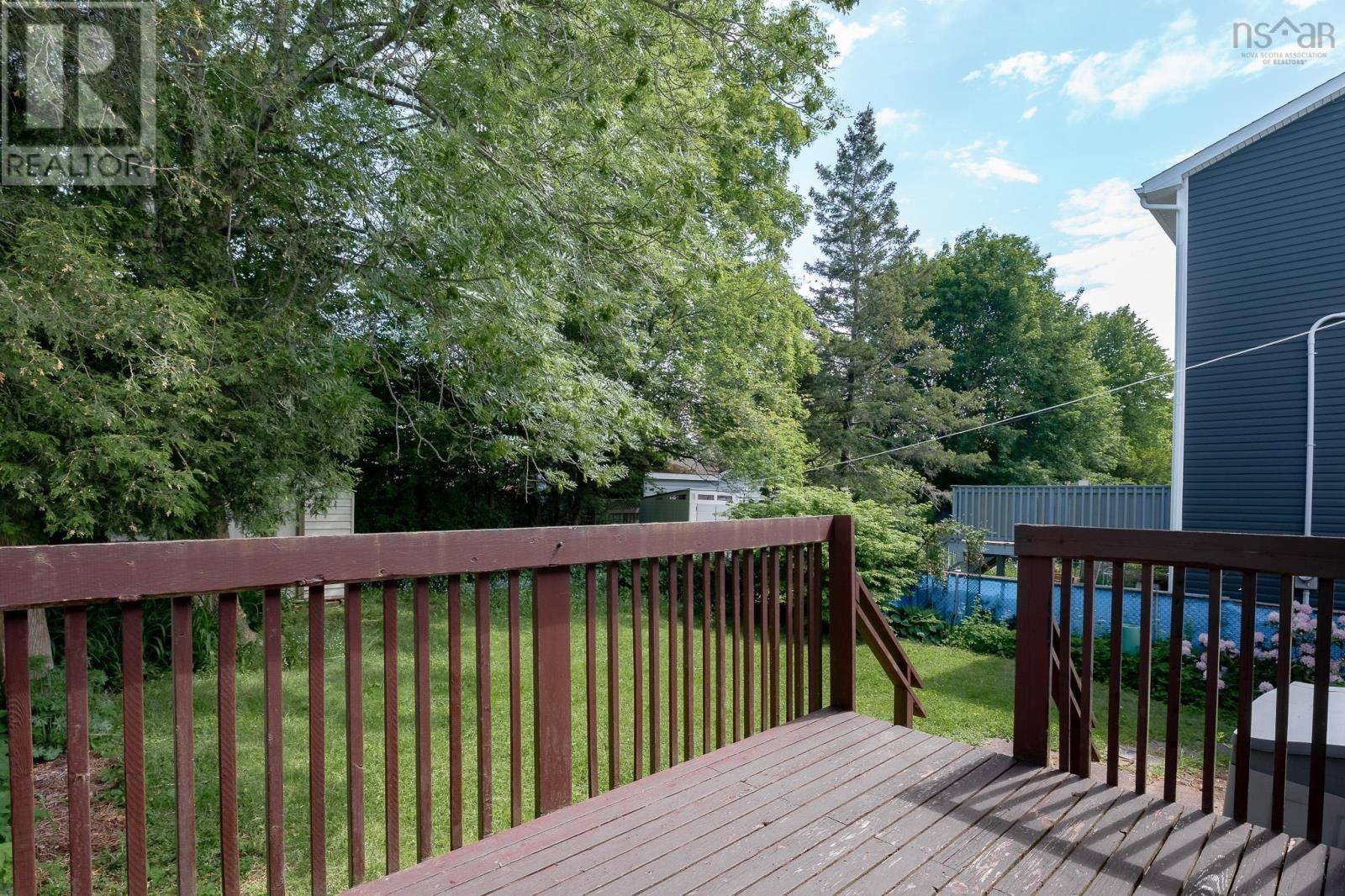 6474 Roslyn Road - 40