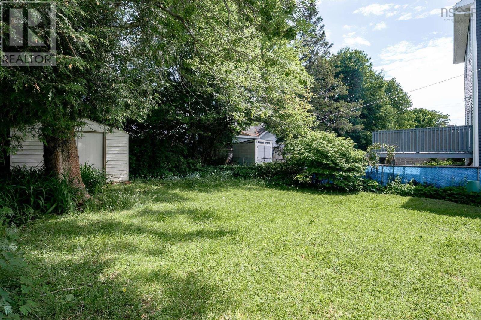 6474 Roslyn Road - 37