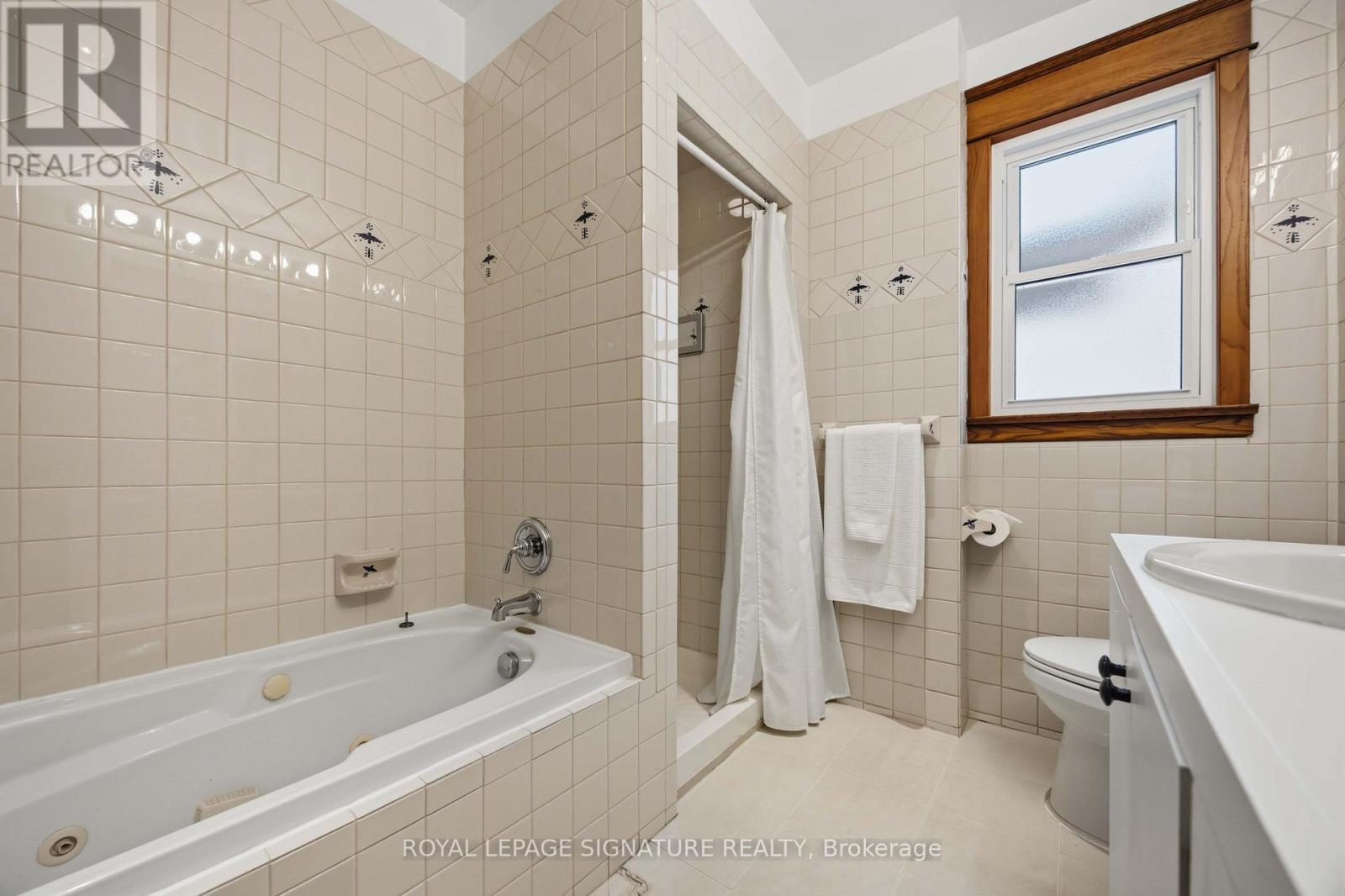 110 GILLARD AVENUE - 32