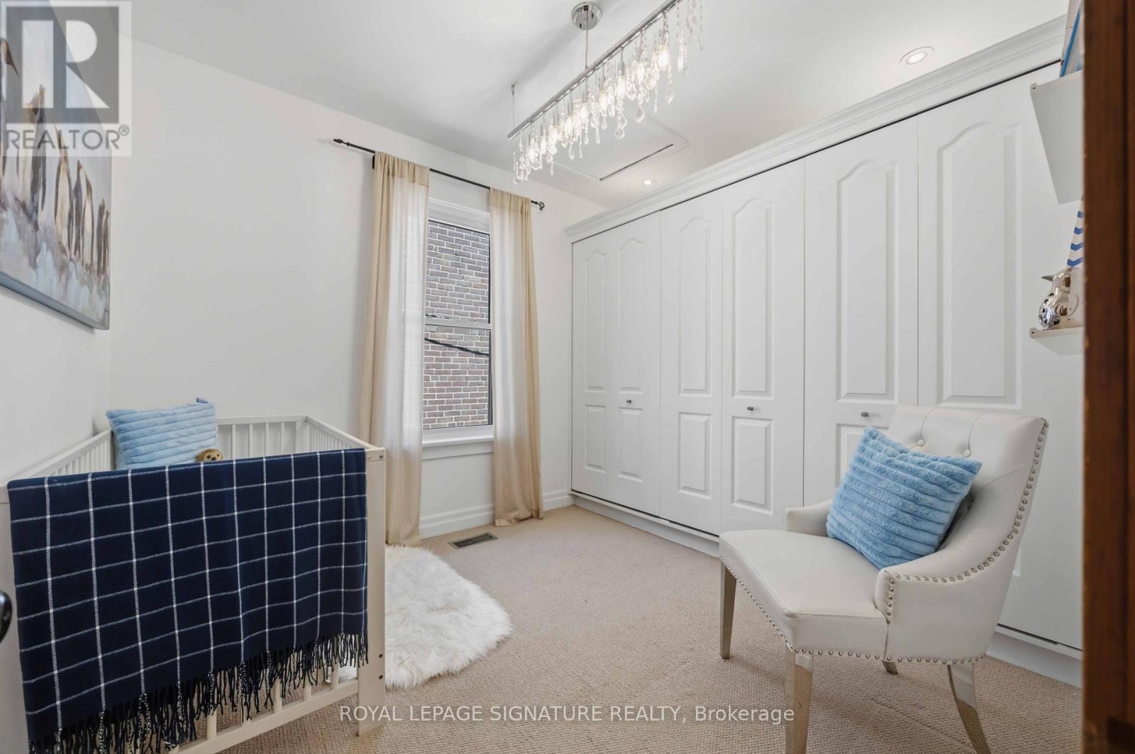 110 GILLARD AVENUE - 33