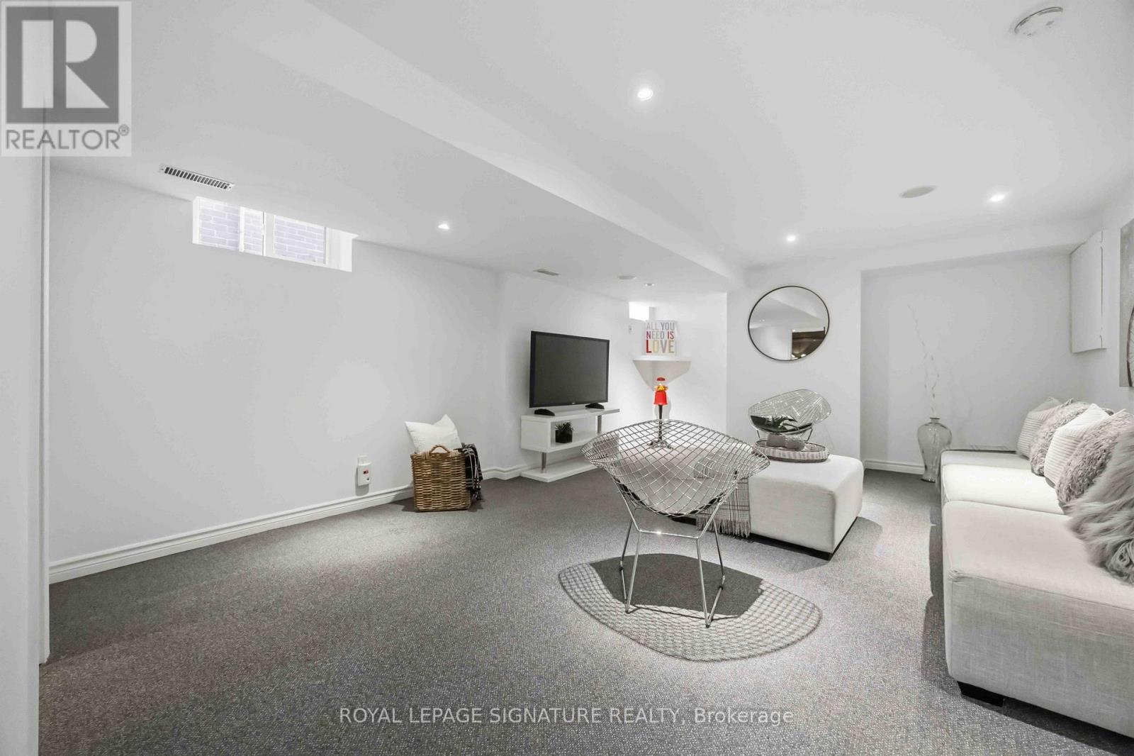 110 GILLARD AVENUE - 38