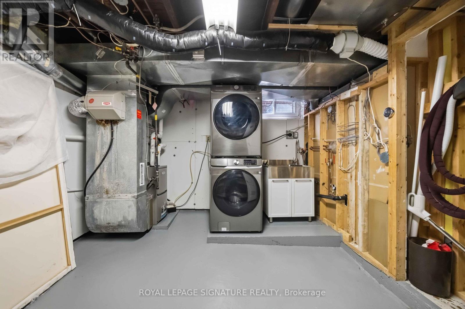 110 GILLARD AVENUE - 43