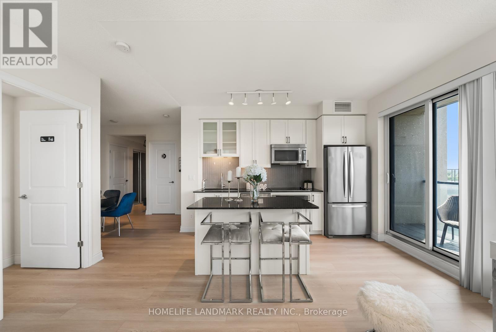 #702A 9088 YONGE STREET - 8