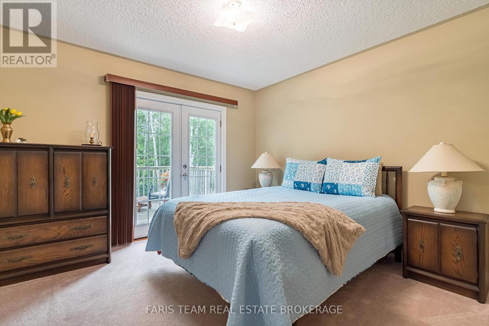 47 GEORGIAS WALK - 16