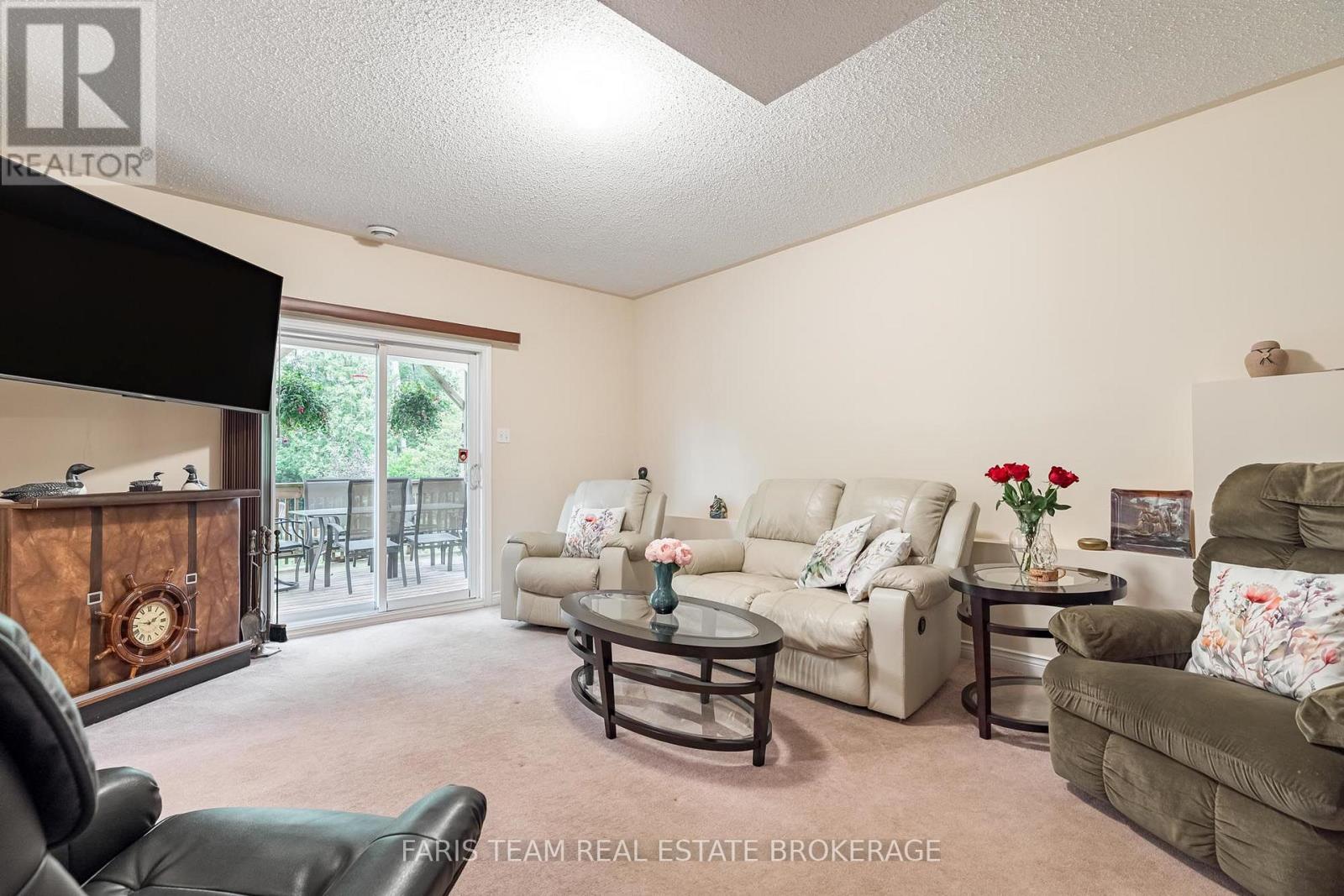 47 GEORGIAS WALK - 19