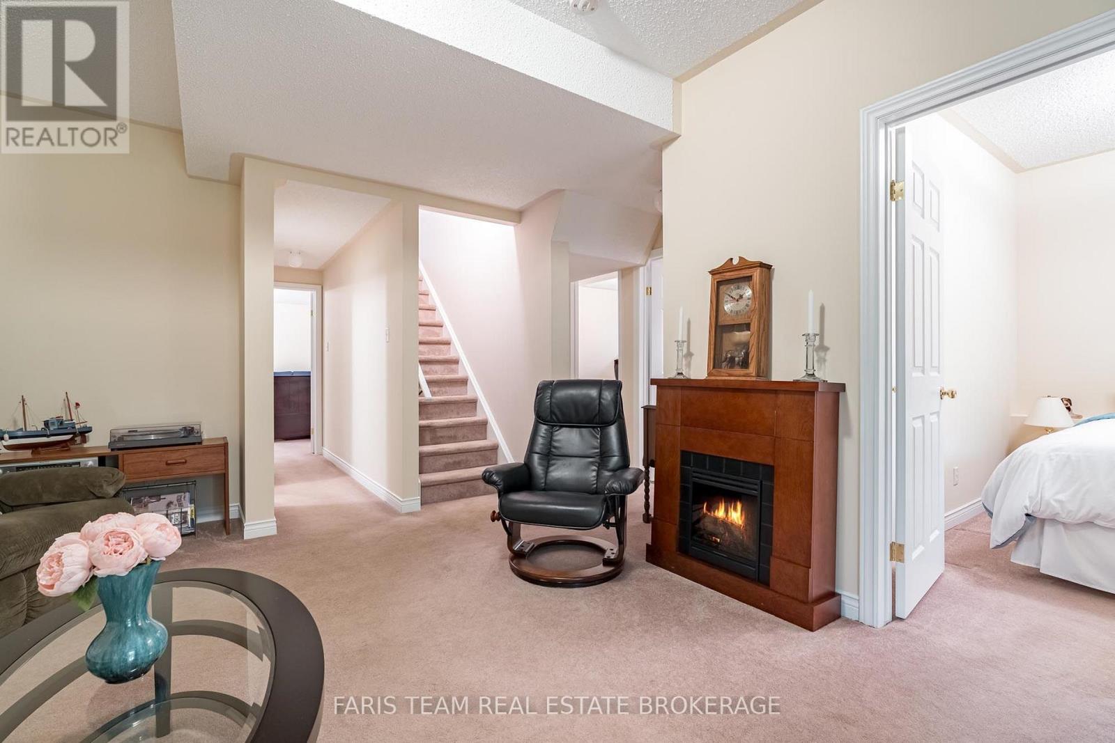 47 GEORGIAS WALK - 21
