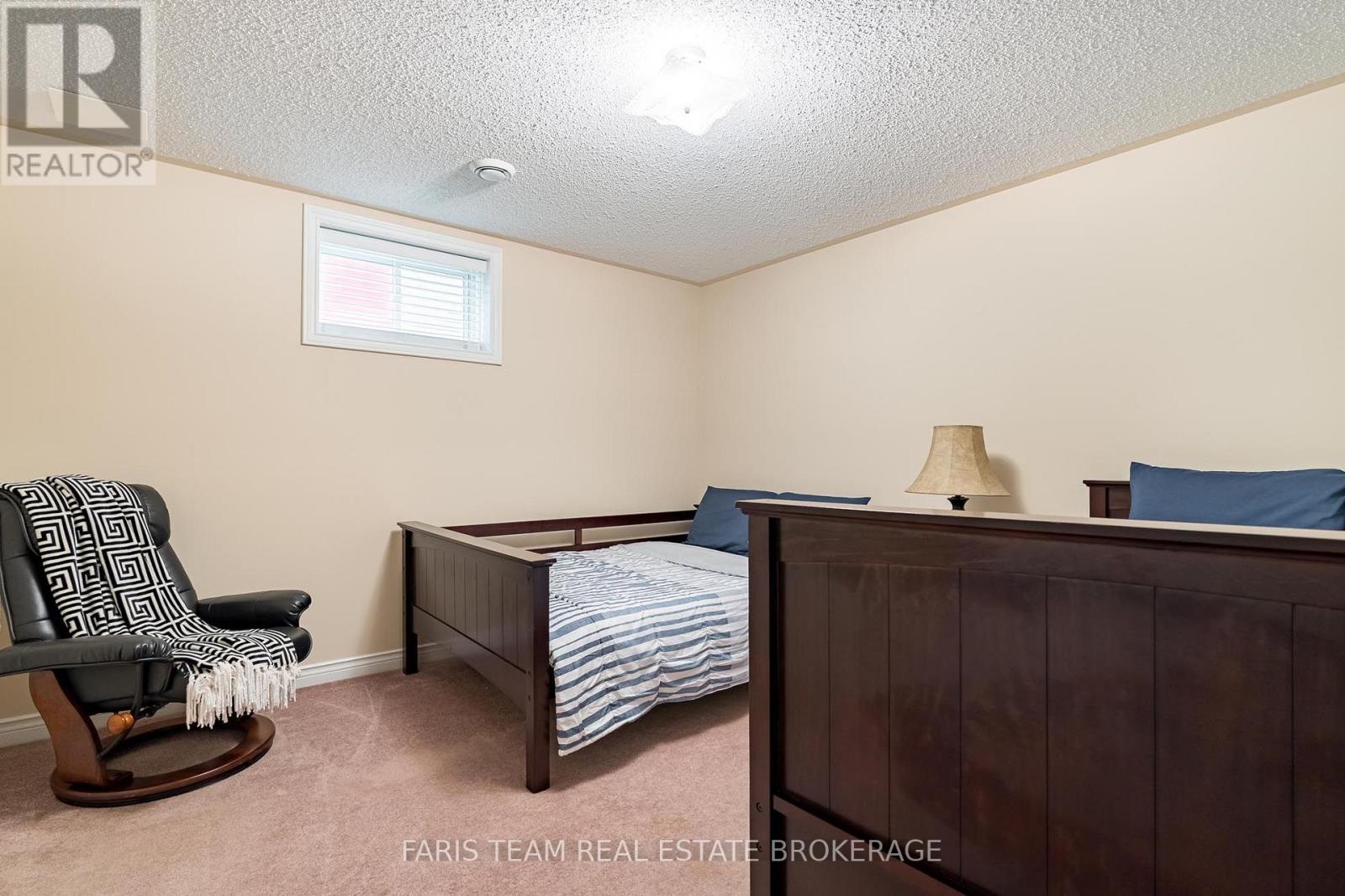 47 GEORGIAS WALK - 23