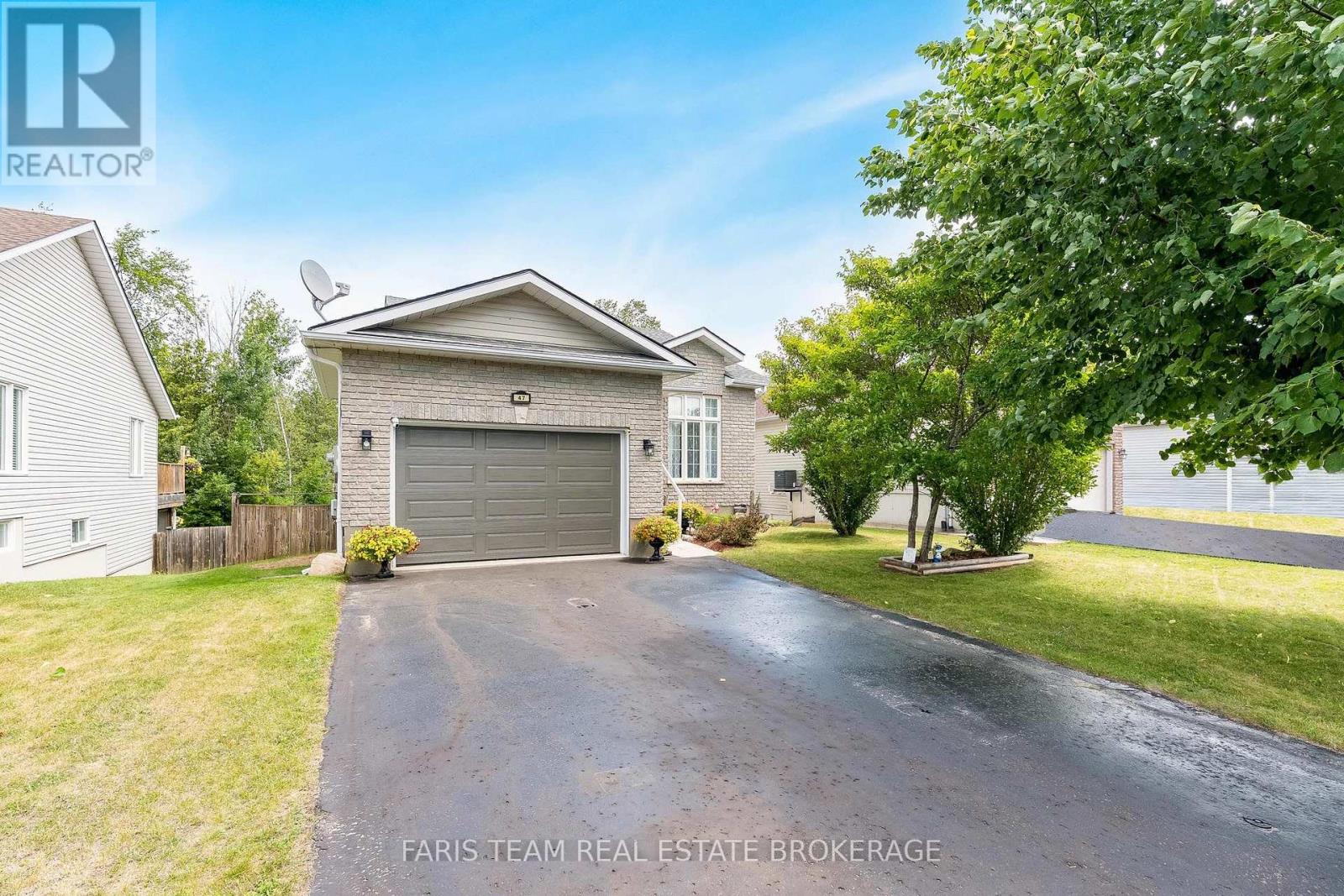 47 GEORGIAS WALK - 3