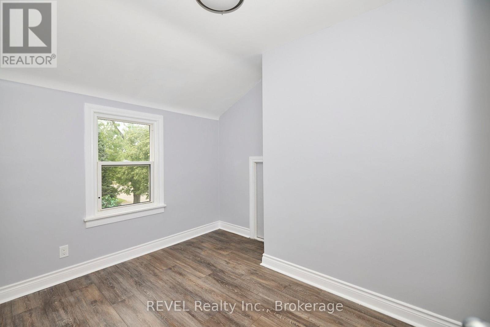 43 COSBY AVENUE - 16