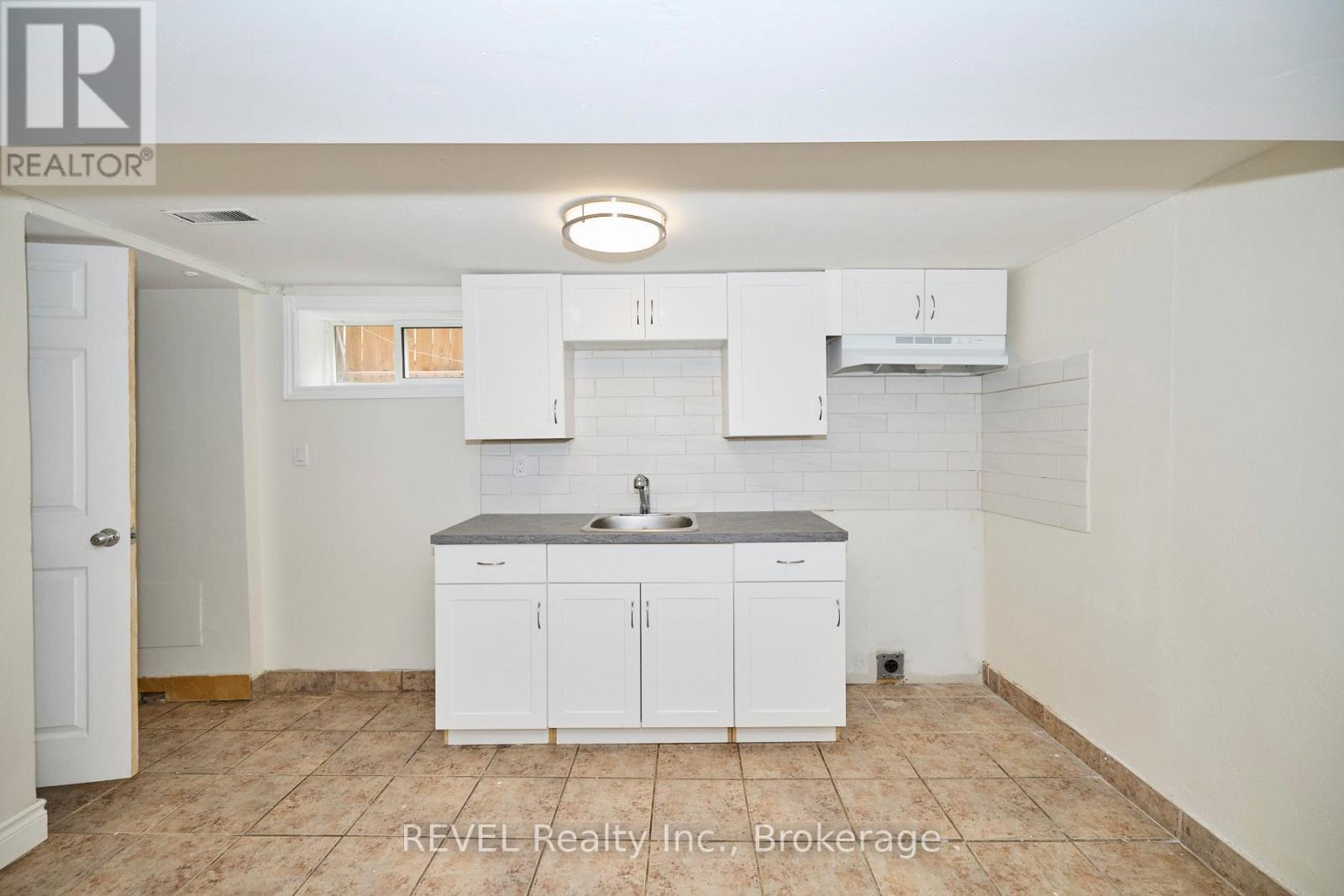 43 COSBY AVENUE - 20