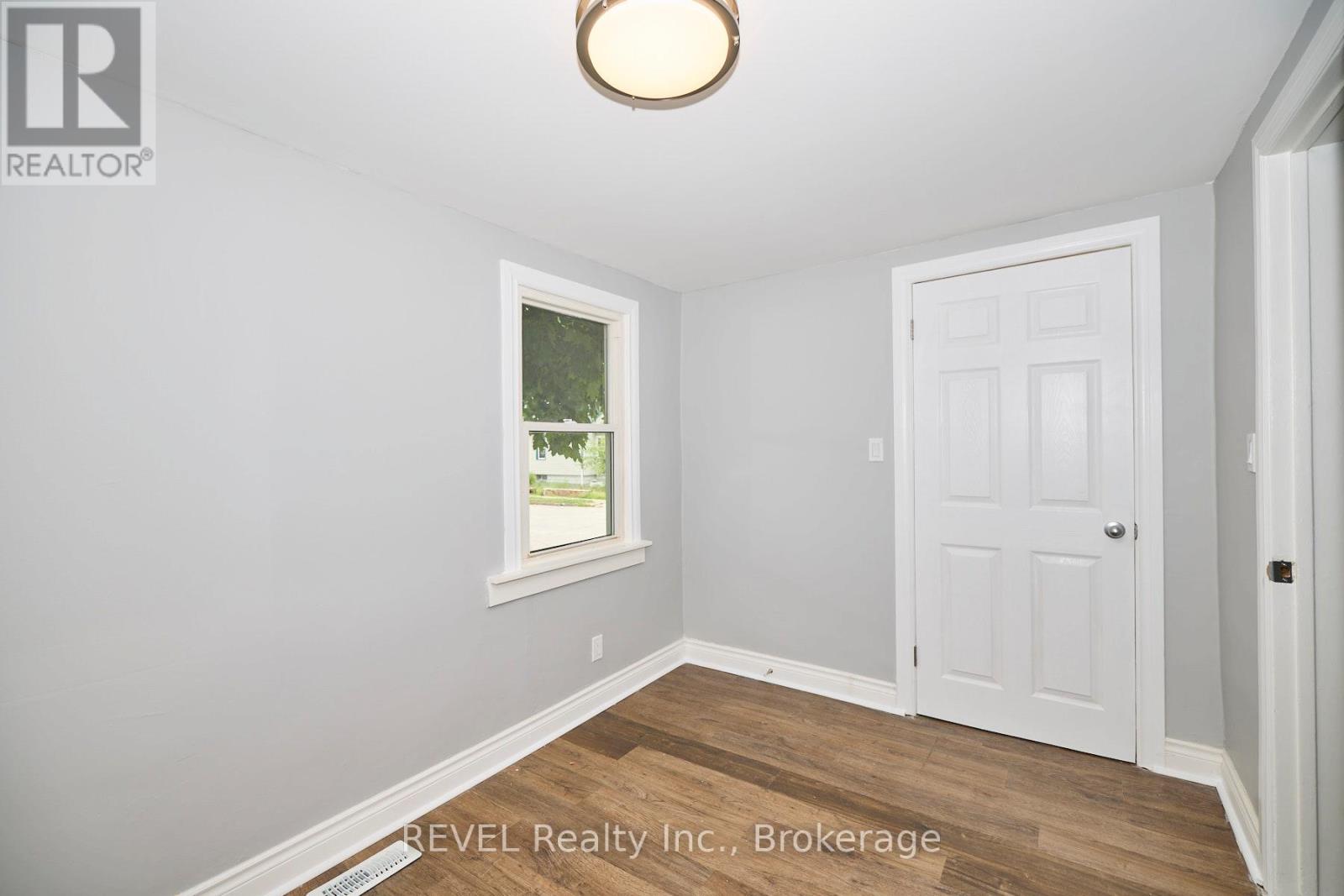43 COSBY AVENUE - 6