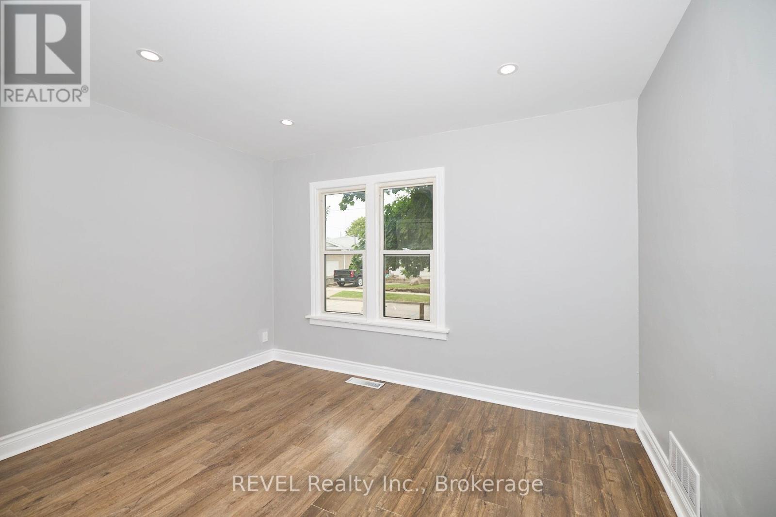 43 COSBY AVENUE - 8