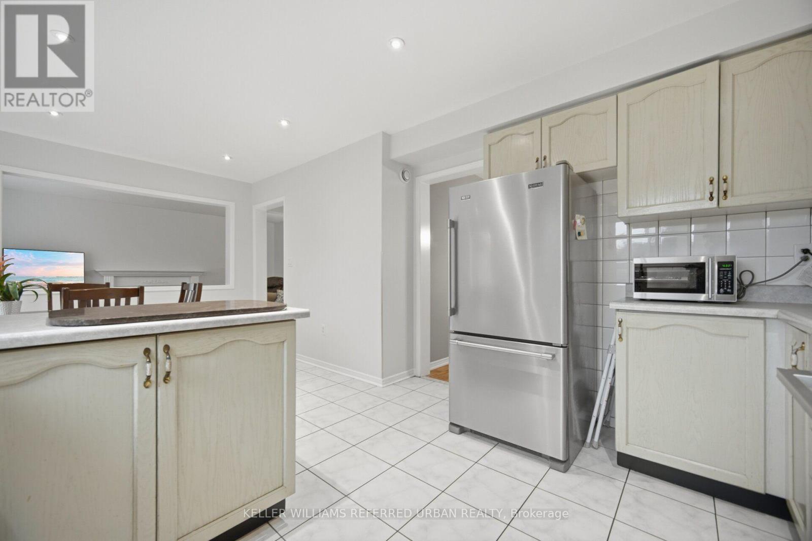 19 SOFTNEEDLE AVENUE - 11