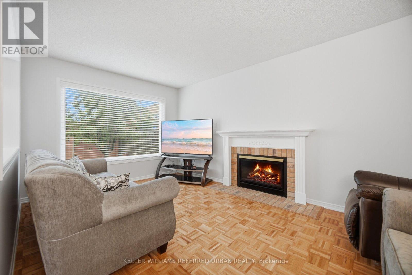 19 SOFTNEEDLE AVENUE - 15