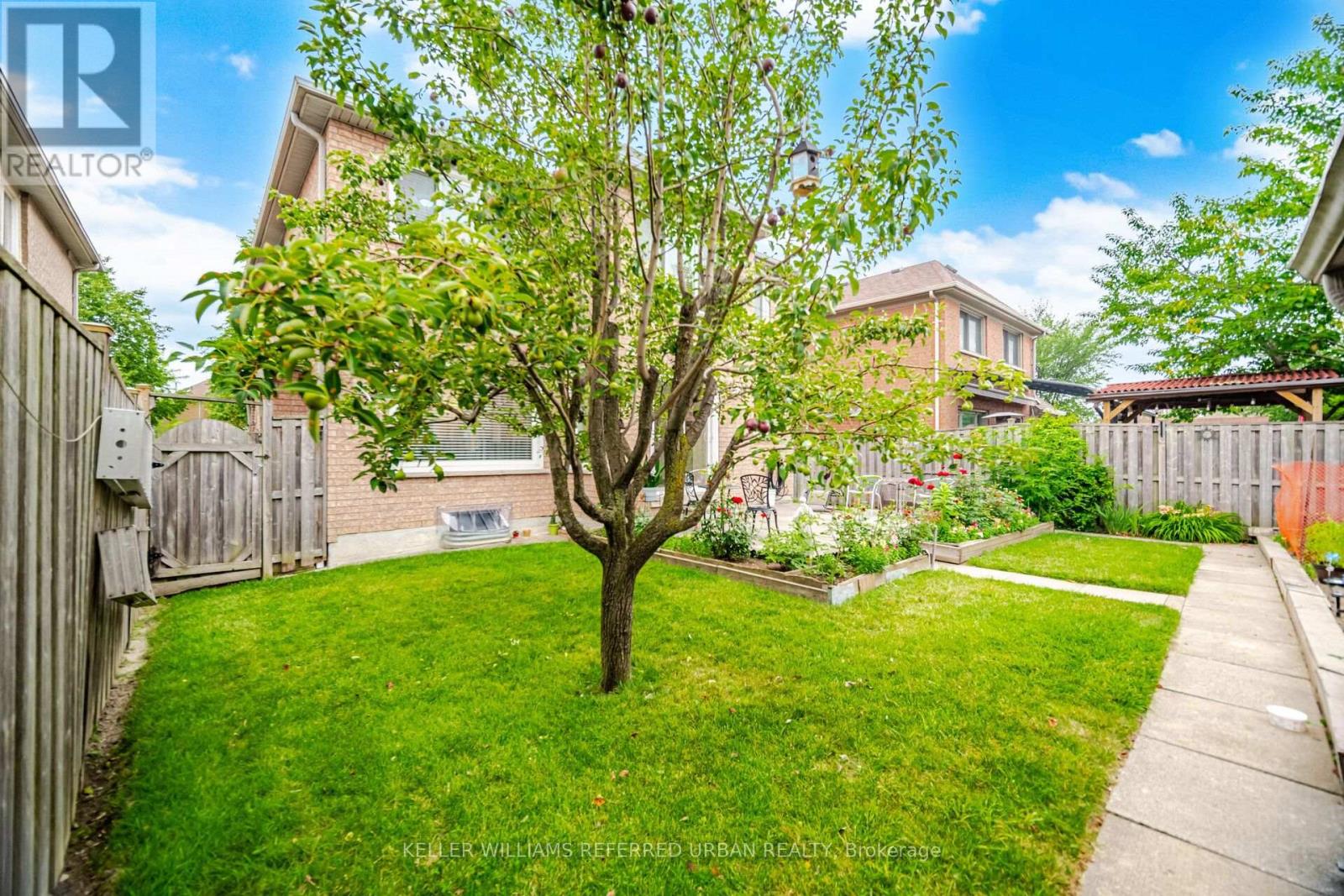 19 SOFTNEEDLE AVENUE - 35