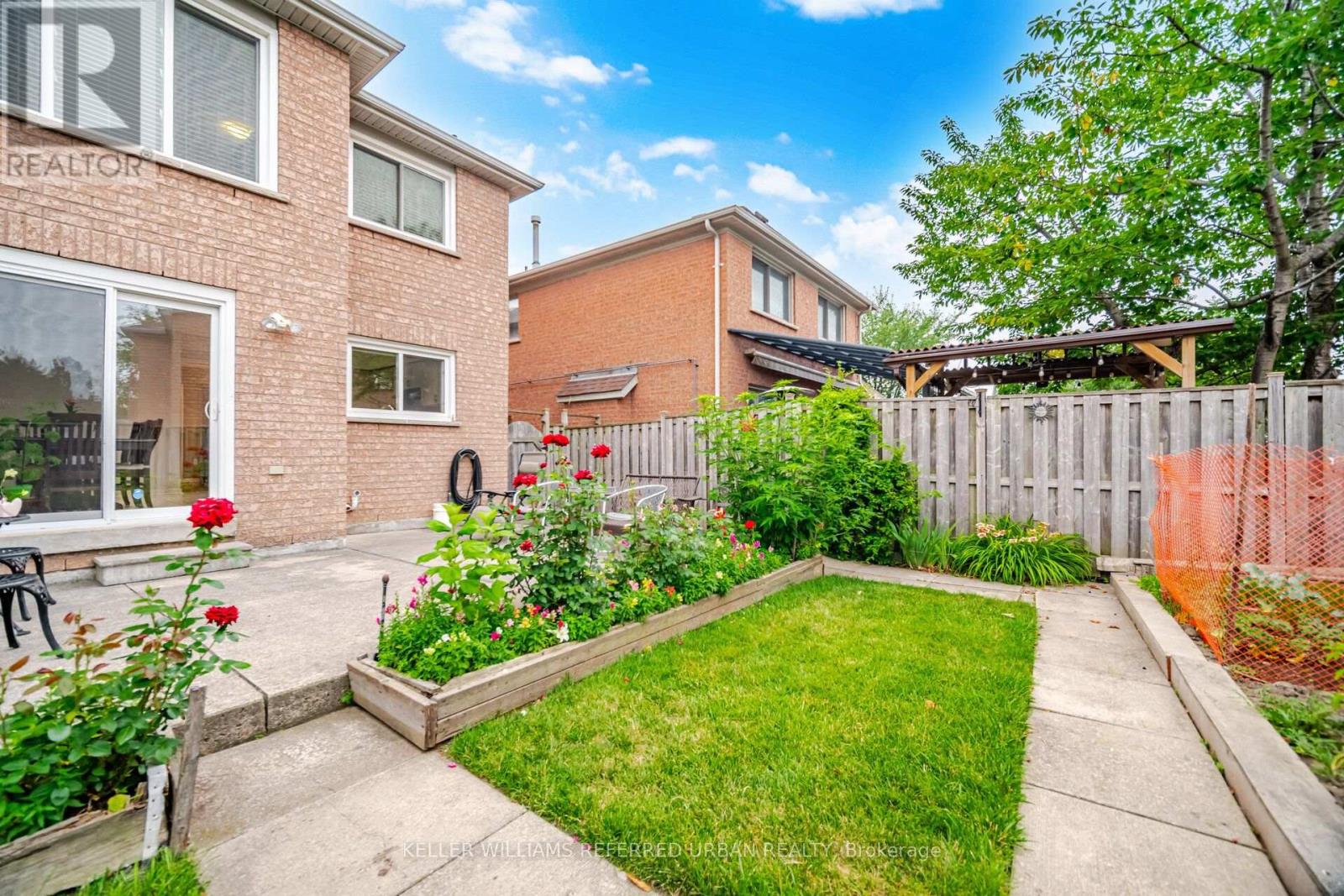 19 SOFTNEEDLE AVENUE - 37