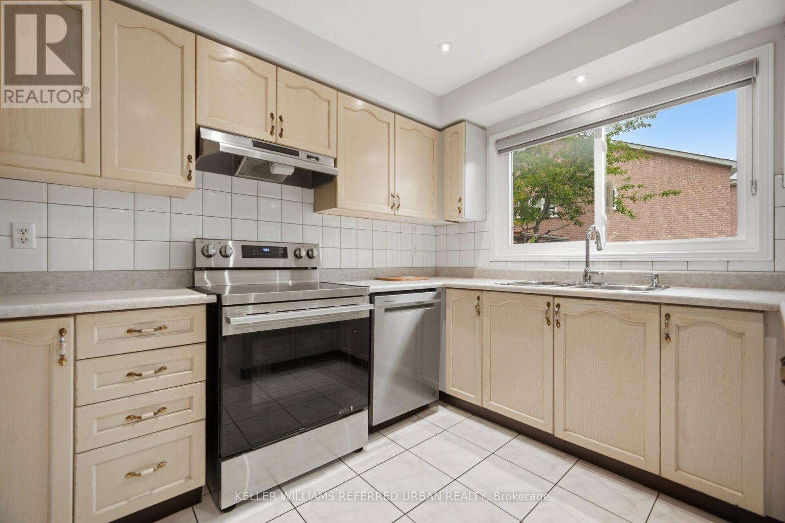 19 SOFTNEEDLE AVENUE - 8