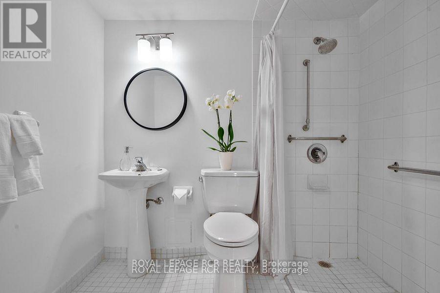 #205 1535 LAKESHORE ROAD E - Image 10