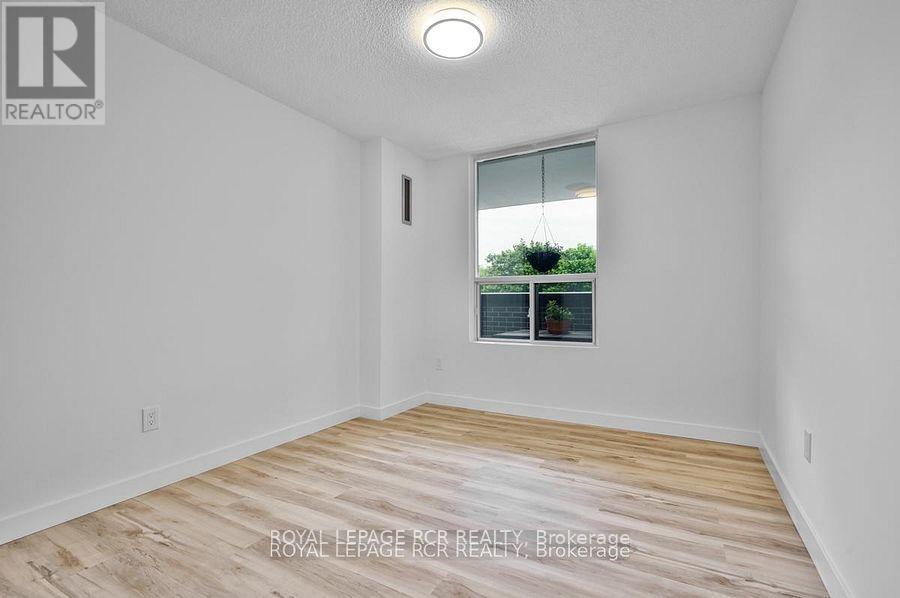 #205 1535 LAKESHORE ROAD E - Image 16