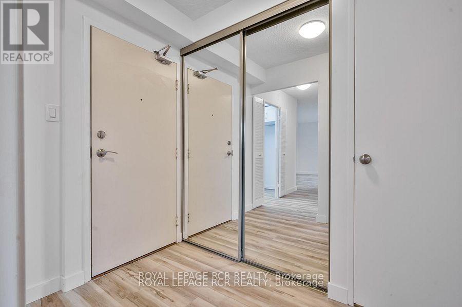 #205 1535 LAKESHORE ROAD E - Image 21