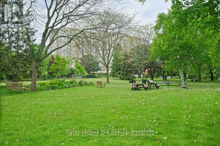 #205 1535 LAKESHORE ROAD E - 39