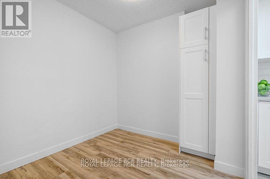 #205 1535 LAKESHORE ROAD E - Image 9