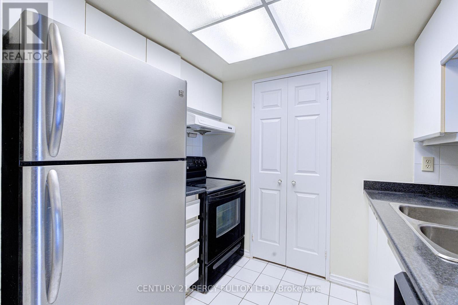 #2006 285 ENFIELD PLACE - Image 23