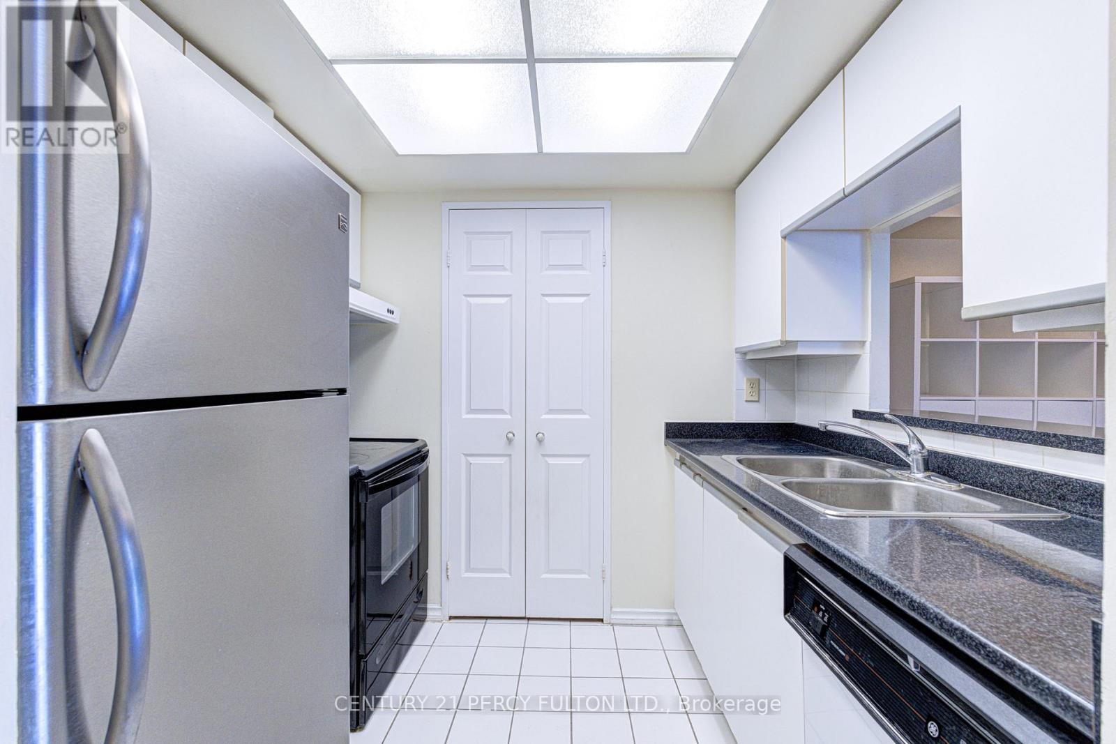 #2006 285 ENFIELD PLACE - Image 24
