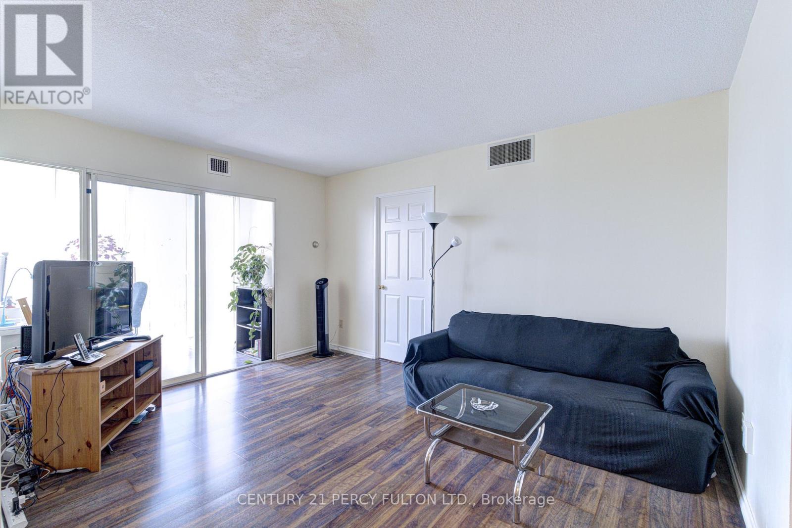 #2006 285 ENFIELD PLACE - Image 6