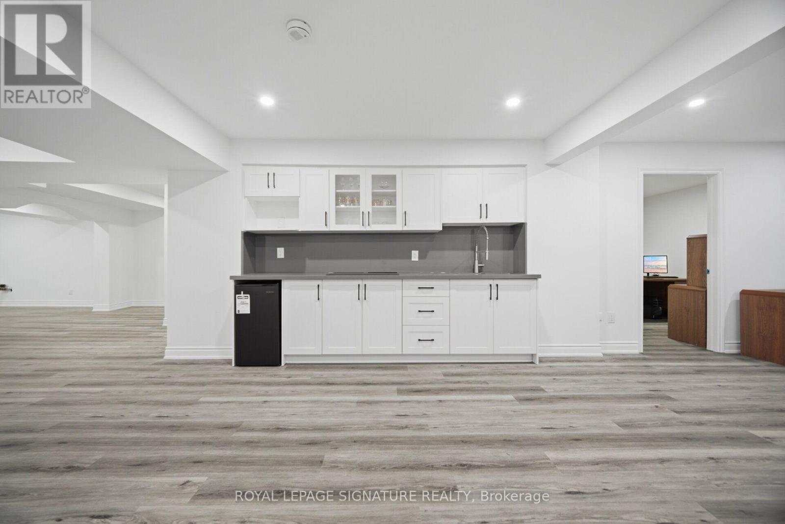 2130 AUTUMN BREEZE DRIVE N - 34