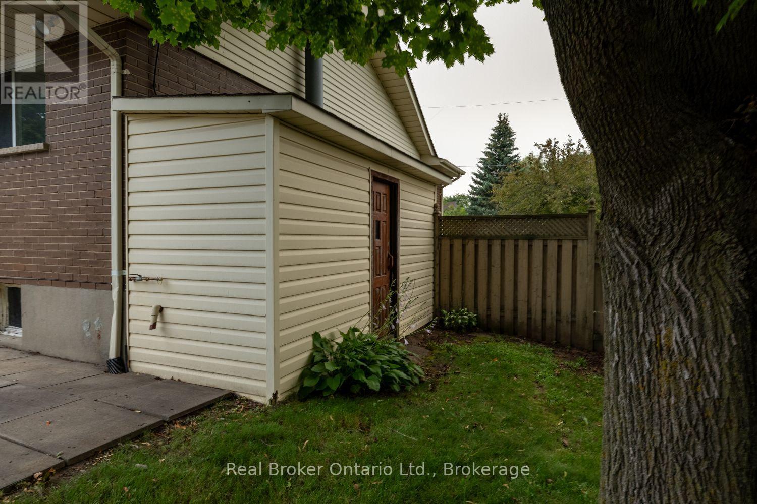 1125 BELVEDERE AVENUE - 23