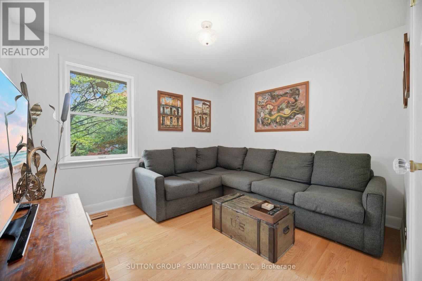 25 ARCH ROAD - 24