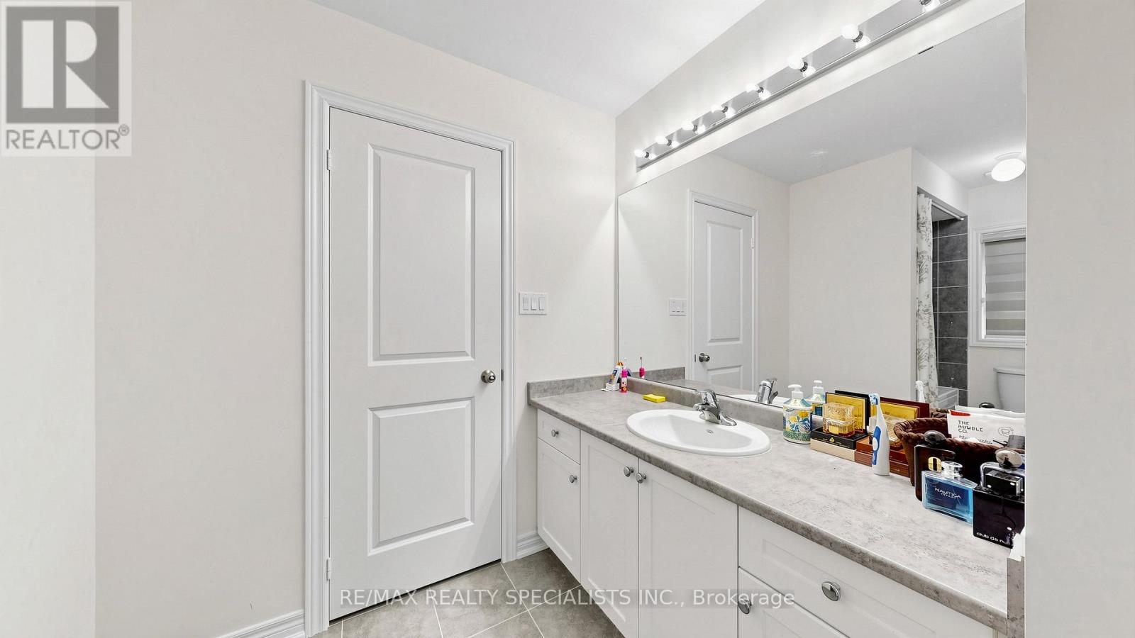 Thumbnail 37