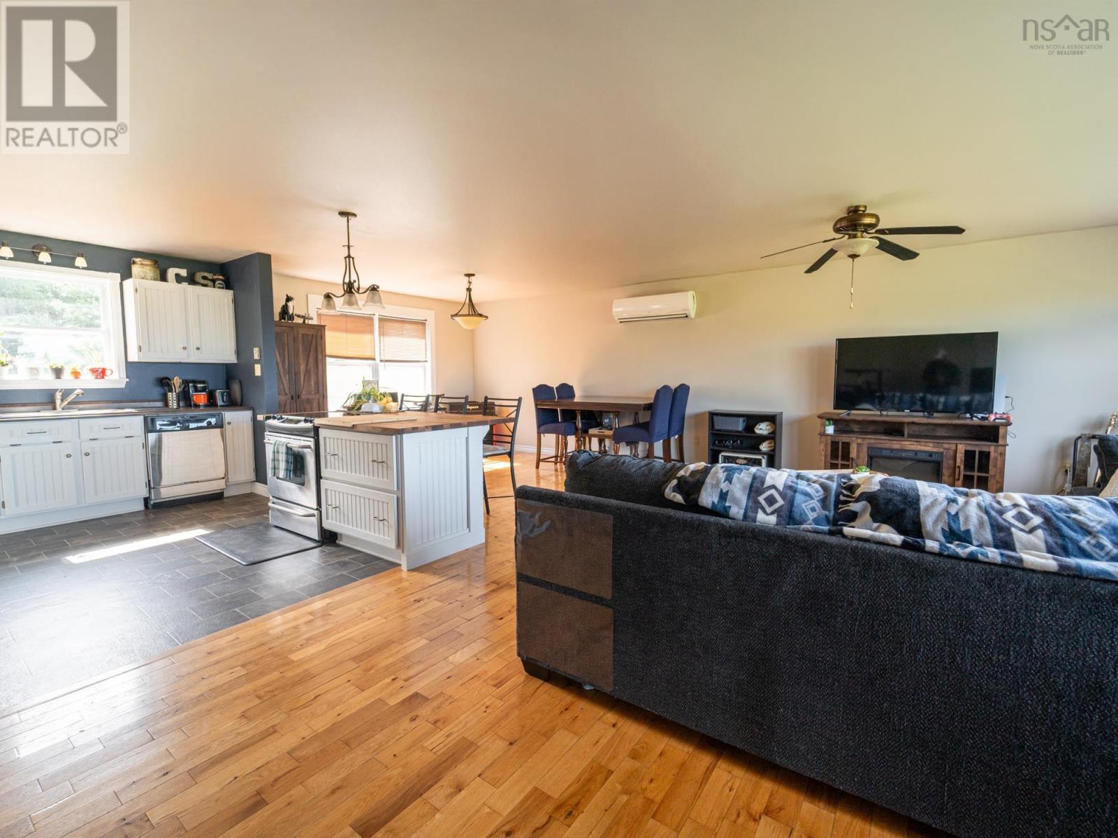 887 Sandy Point Road - 11