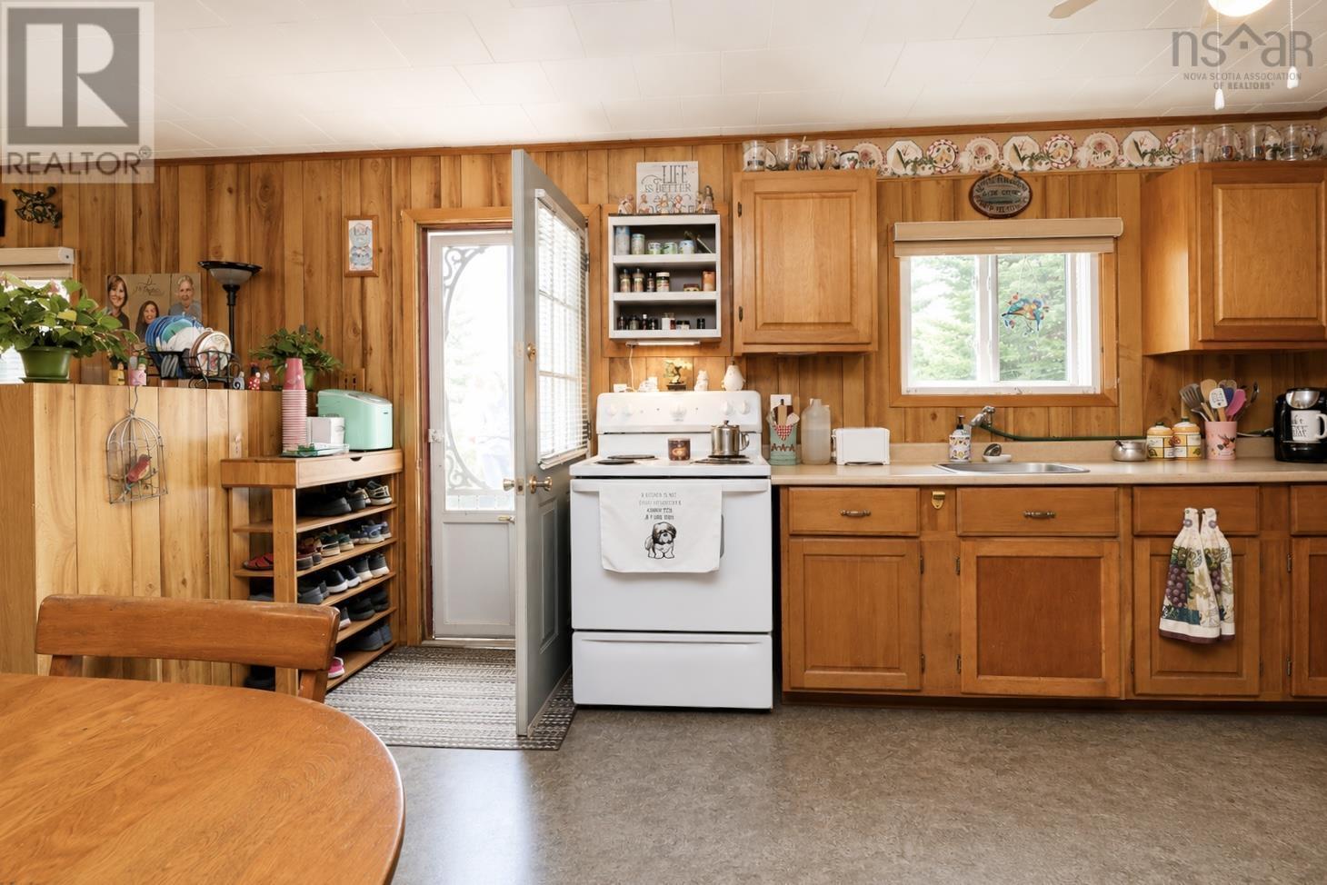629 Falkenham Road - 10